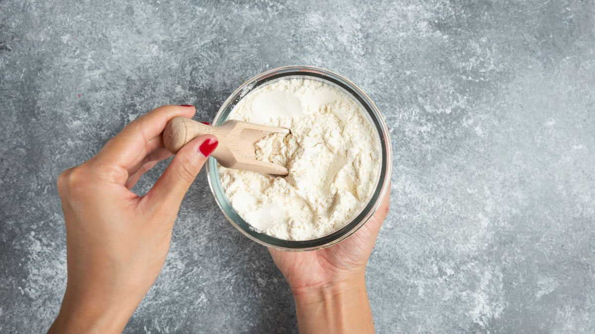 Preparando whey protein no shaker - como tomar corretamente | Maxme Bio